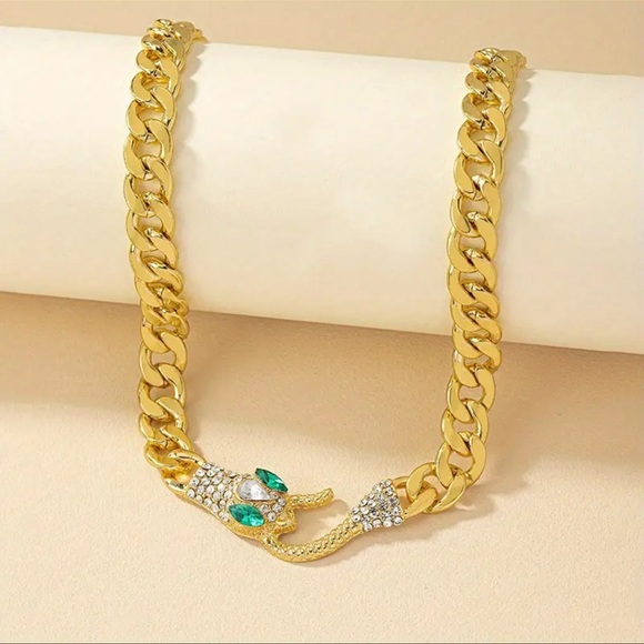🐍🌟 14 Gold Plated Punk Medusa Hip Hop Style Necklace Collar Clavicle Chain - Picture 3 of 7